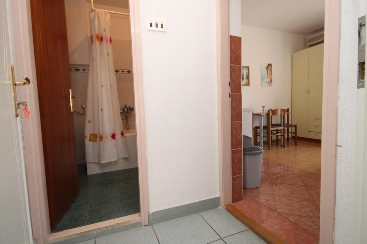 Apartments With A Parking Space Makarska - 6693 Eksteriør billede